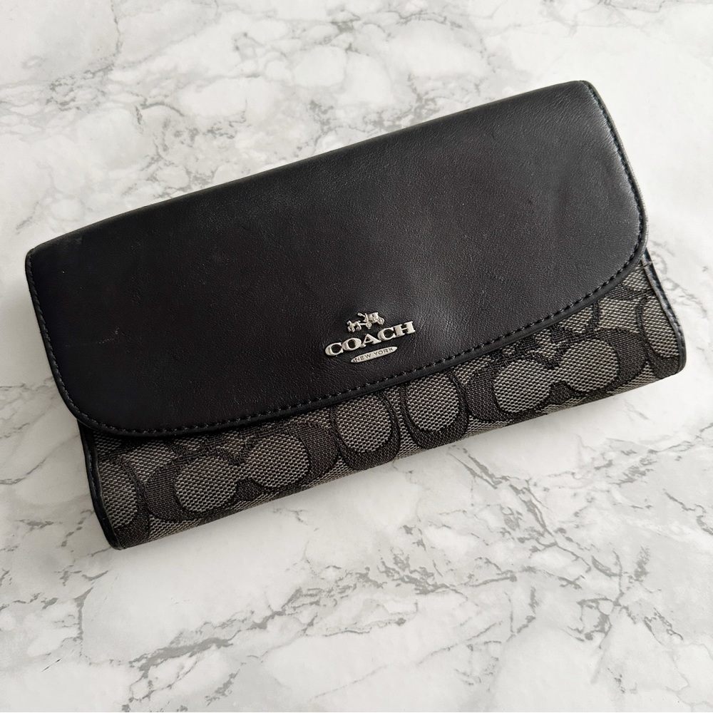 25. Coach Signature Outline Black Leather Envelope Trifold Wallet Card Holder